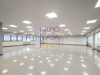 Capannone in Affitto a Terranuova Bracciolini, 11'000&euro;, 1500 m²