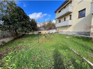 Villetta a schiera in Vendita a Bucine, 340'000€, 218 m²