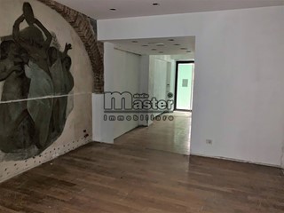 Negozio in Affitto a Treviso, 3'800€, 80 m²