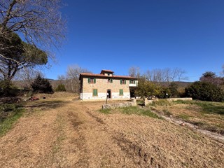 Villa in Vendita a Terranuova Bracciolini, 230'000€, 149 m²