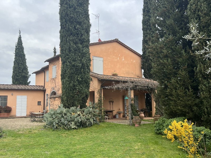 Rustico in Vendita a Bucine, 790'000€, 248 m²