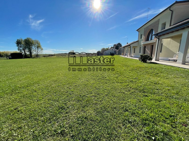 Casa Semi Indipendente in Vendita a Preganziol, 380'000€, 211 m²