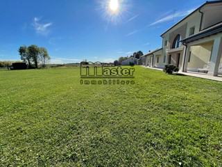 Casa Semi Indipendente in Vendita a Preganziol, 380'000€, 211 m²