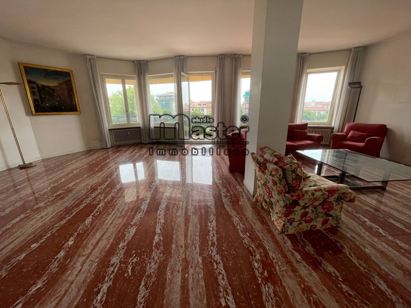 Attico in Vendita a Treviso, 595'000€, 300 m²