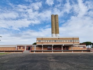 Capannone in Vendita a Pomezia, 1'300'000€, 2600 m²