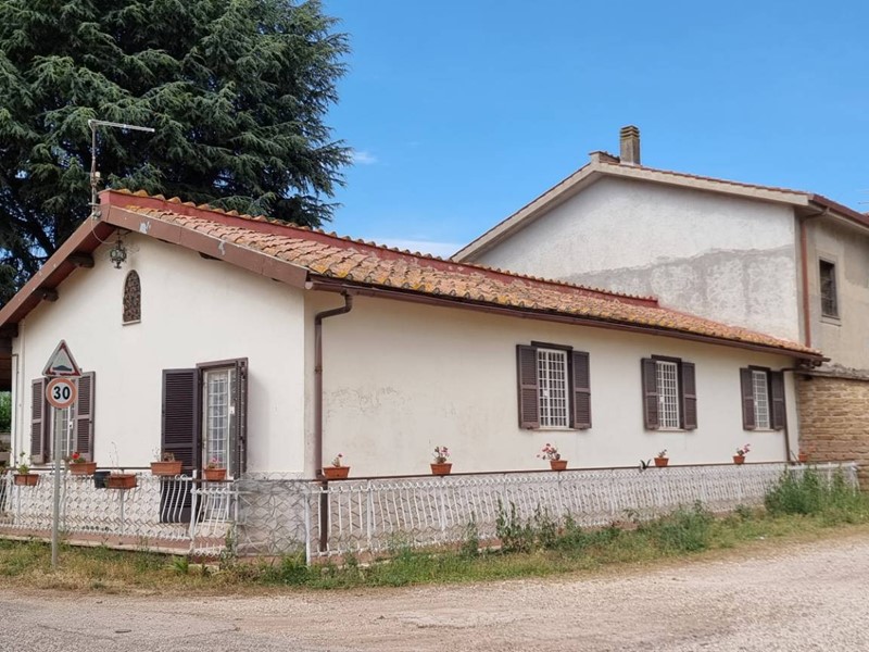 Casa Semi Indipendente in Vendita a Pomezia, 145'800€, 130 m²