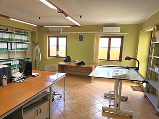 Ufficio in Vendita a Siracusa, 580'000&euro;, 451 m²