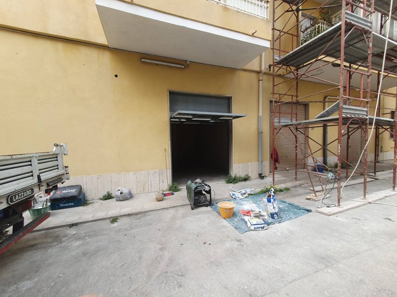 Box in Vendita a Siracusa, 25'000&euro;, 27 m²