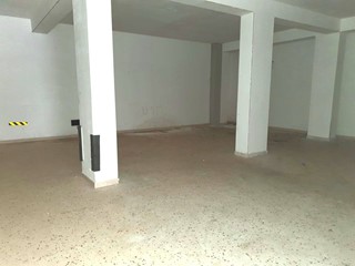 Magazzino in Vendita a Siracusa, 60'000€, 163 m²