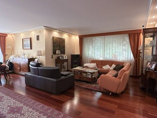 Villa in Vendita a Siracusa, 450'000&euro;, 317 m²