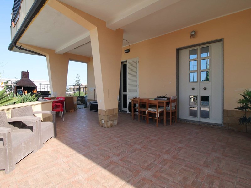 Villa in Vendita a Siracusa, 170'000&euro;, 188 m²