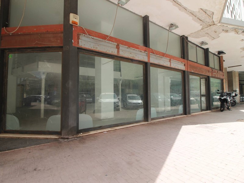 Negozio in Vendita a Siracusa, 295'000&euro;, 371 m²