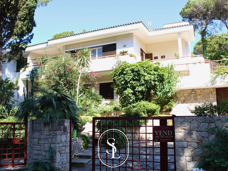 Villa in Vendita a Nardò, 760'000€, 295 m²