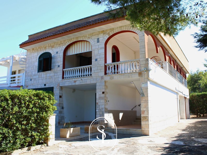 Villa in Vendita a Nardò, 410'000€, 210 m²