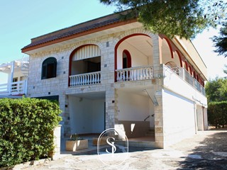 Villa in Vendita a Nardò, 410'000€, 210 m²