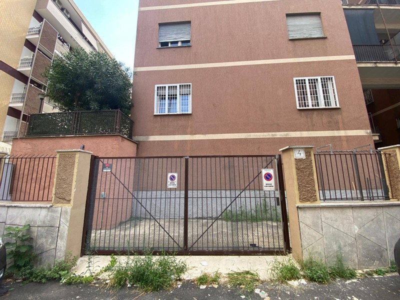 Box in Vendita a Roma, 40'000€, 38 m²