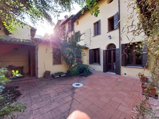 Villa in Vendita a Ravenna, 900'000€, 445 m²
