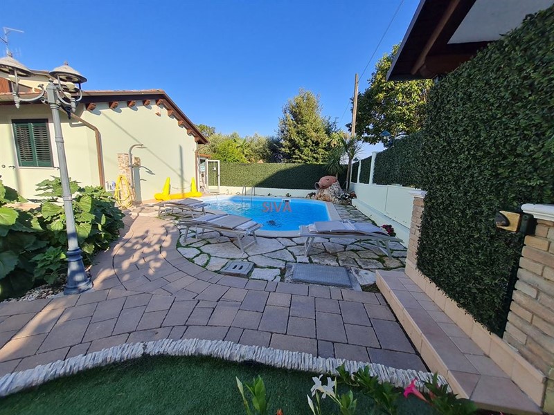 Casa Indipendente in Vendita a Ravenna, 535'000€, 260 m²