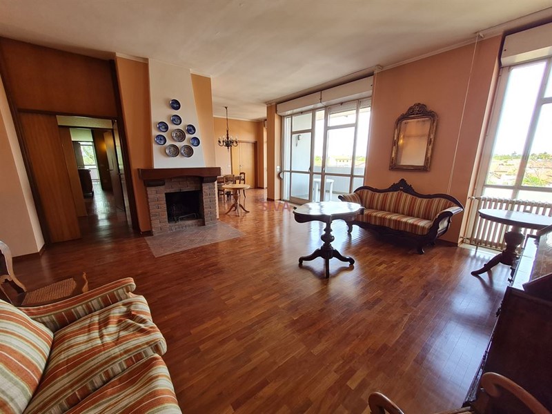 Appartamento in Vendita a Ravenna, 348'000€, 193 m²