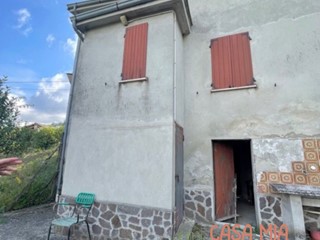 Casa Indipendente in Vendita a Pianello Val Tidone, 32'000€, 138 m²