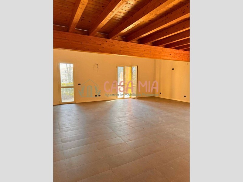 Trilocale in Vendita a Rottofreno, 200'000€, 163 m²