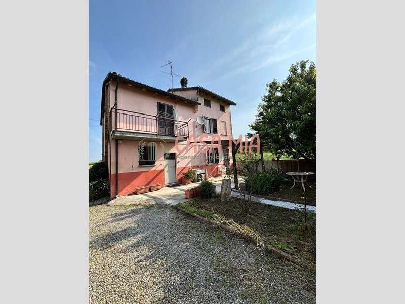 Casa Indipendente in Vendita a Calendasco, 125'000€, 175 m²
