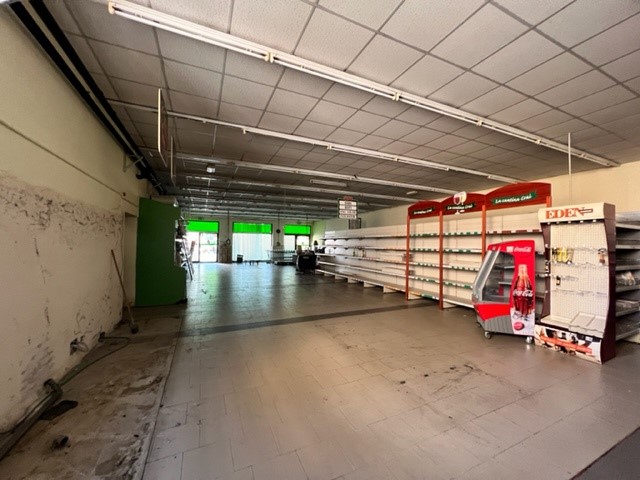 Immobile commerciale in Affitto a Fiorenzuola d'Arda, 2'950€, 787 m²