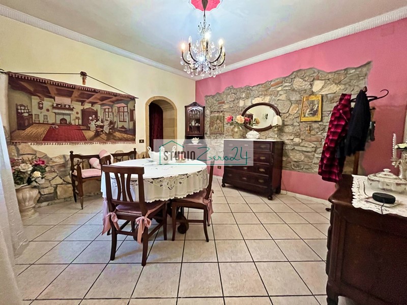 Casa Semi Indipendente in Vendita a Massarosa, 219'000€, 200 m², con Box