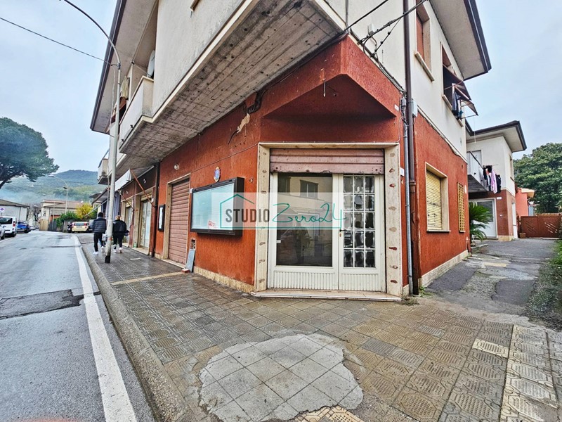 Immobile commerciale in Vendita a Massarosa, 50'000€, 50 m²