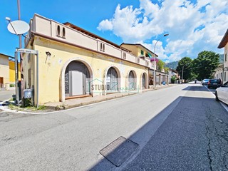 Immobile commerciale in Vendita a Massarosa, 89'000€, 150 m²