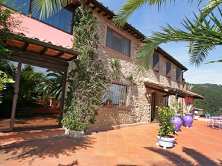Villa in Vendita a Massarosa, 1'050'000€, 250 m²