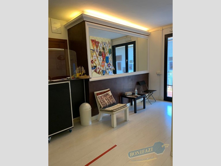 Immobile commerciale in Vendita a Viareggio, 249'000€, 100 m²