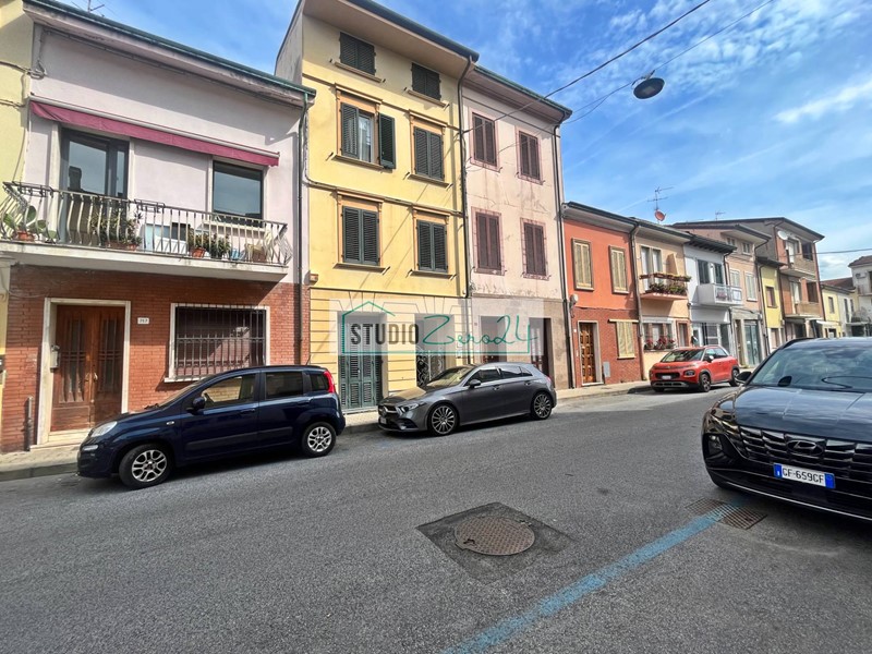 Trilocale in Vendita a Viareggio, 180'000€, 67 m²