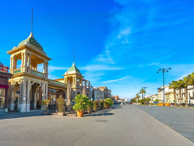 Immobile commerciale in Vendita a Viareggio, 5000 m²