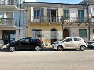 Casa Semi Indipendente in Vendita a Viareggio, 405'000€, 200 m²