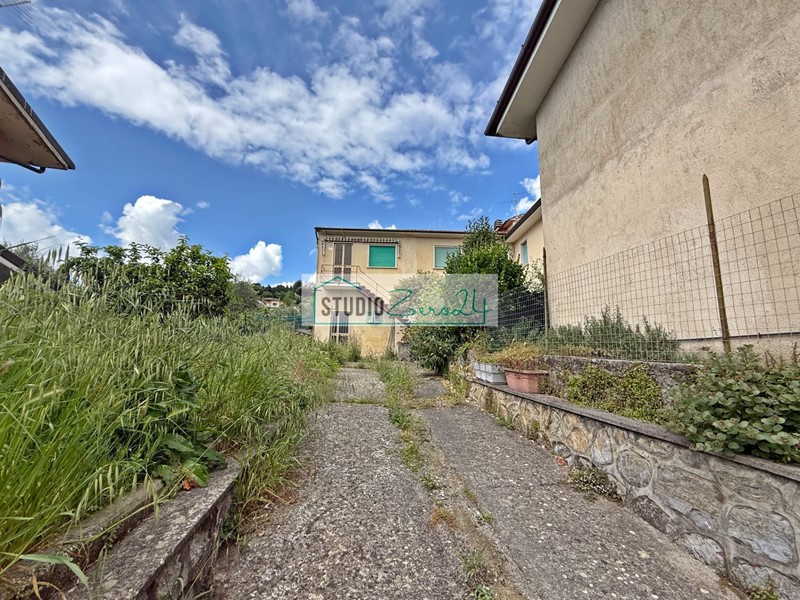 Casa Indipendente in Vendita a Massarosa, 199'000€, 200 m², con Box