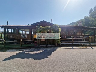 Immobile commerciale in Vendita a Camaiore, 449'000&euro;, 180 m²