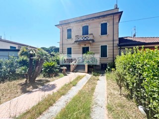 Attico in Vendita a Camaiore, 259'000&euro;, 90 m²