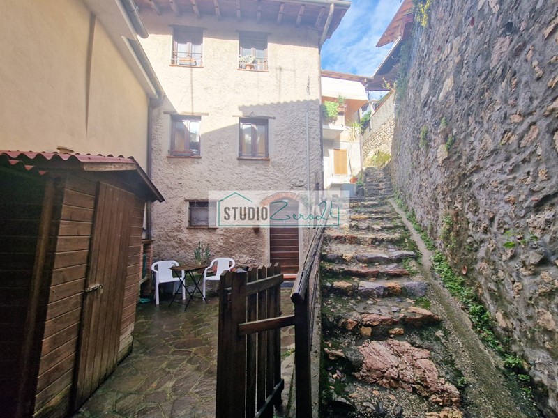 Casa Semi Indipendente in Vendita a Camaiore, 99'000&euro;, 85 m²