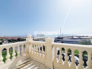 Trilocale in Vendita a Camaiore, 890'000&euro;, 90 m²