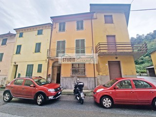 Rustico in Vendita a Camaiore, 119'000&euro;, 300 m²