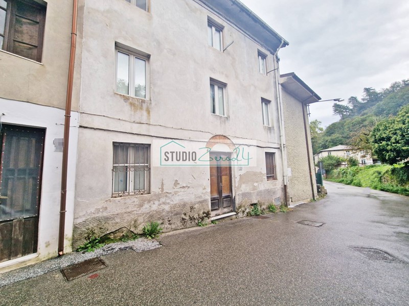 Rustico in Vendita a Camaiore, 45'000&euro;, 150 m²