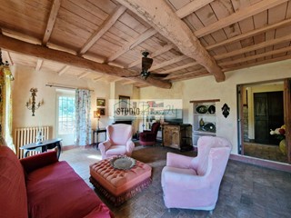 Villa in Vendita a Camaiore, 1'450'000&euro;, 396 m²