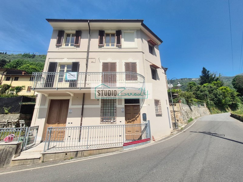 Casa Semi Indipendente in Vendita a Camaiore, 169'000&euro;, 141 m²