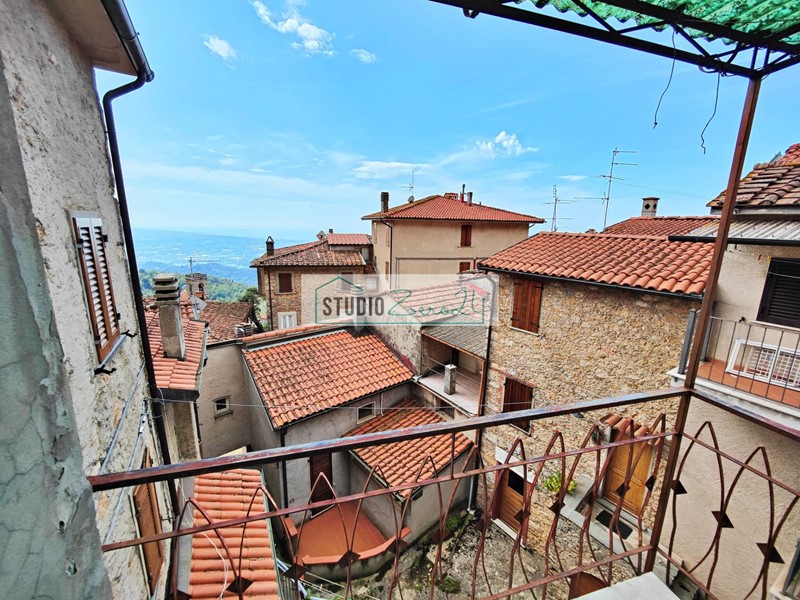 Casa Semi Indipendente in Vendita a Pietrasanta, 100'000€, 100 m²