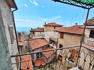 Casa Semi Indipendente in Vendita a Pietrasanta, 100'000€, 100 m²
