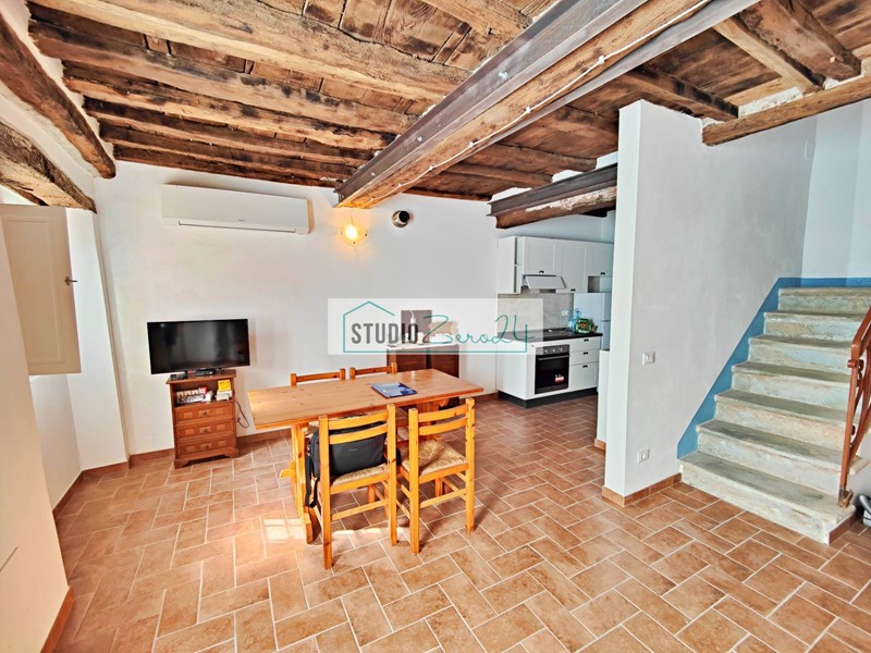 Casa Semi Indipendente in Vendita a Pietrasanta, 290'000€, 95 m²