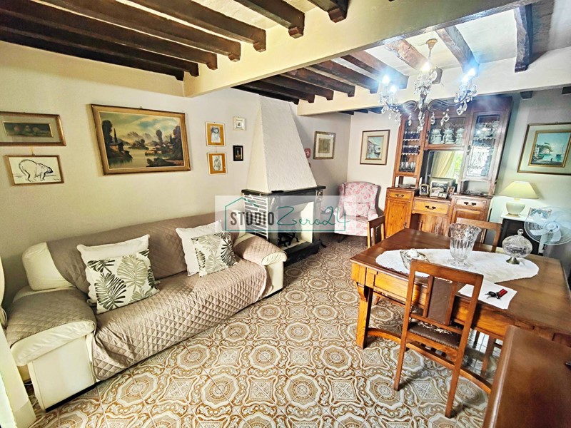 Casa Semi Indipendente in Vendita a Seravezza, 180'000&euro;, 100 m²
