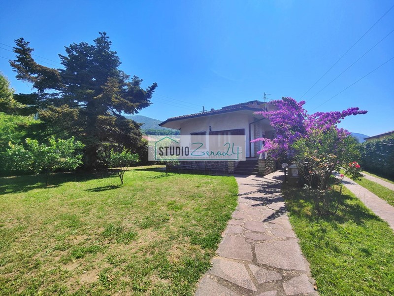 Villa in Vendita a Pietrasanta, 900'000€, 200 m²