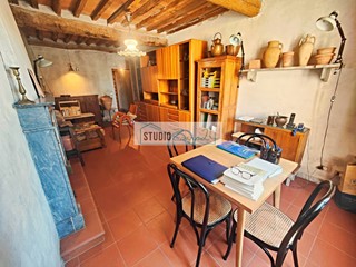Casa Semi Indipendente in Vendita a Pietrasanta, 430'000€, 150 m²